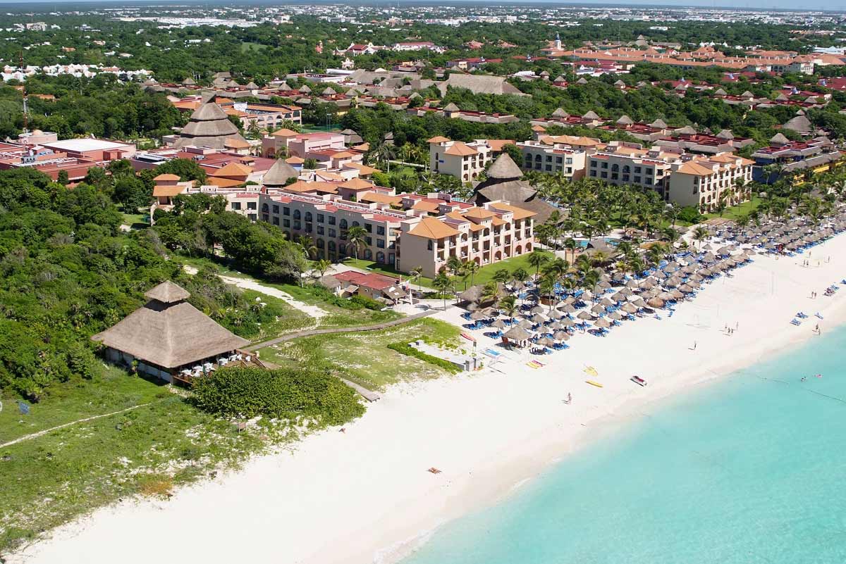 Sandos Playacar Beach Resort is an all inclusive resort in Playa del Carmen, Mexico